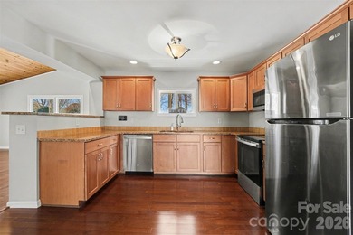 This stunning waterfront ranch with basement offers the perfect - photo 8