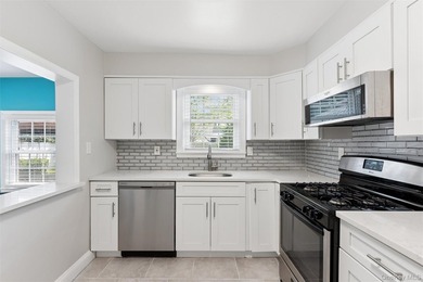 Welcome to this beautifully renovated 3-bedroom, 3-bath Colonial - photo 4
