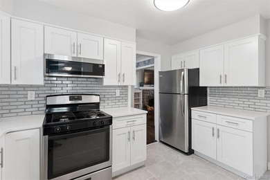 Welcome to this beautifully renovated 3-bedroom, 3-bath Colonial - photo 8