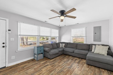 A full 2022 renovation, a big fenced yard, and a commute you can - photo 5