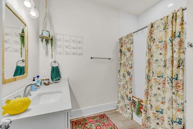 Resale unit. Lightly used as a second home and impeccably - photo 10