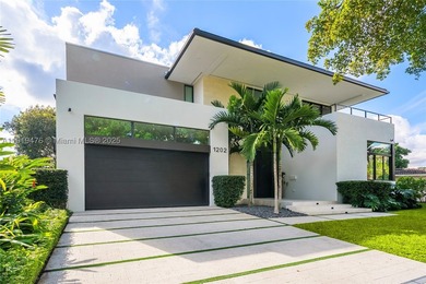 Discover contemporary luxury in this brand-new tranquil Miami - photo 2