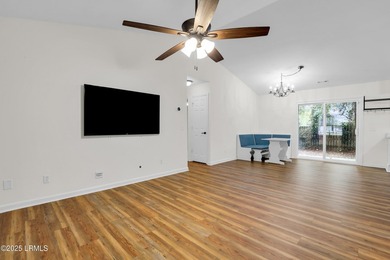 JUST REDUCED! Motivated Sellers! Fully renovated and ready for - photo 11