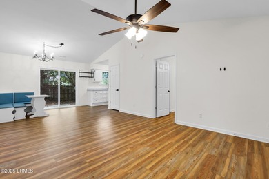 JUST REDUCED! Motivated Sellers! Fully renovated and ready for - photo 12