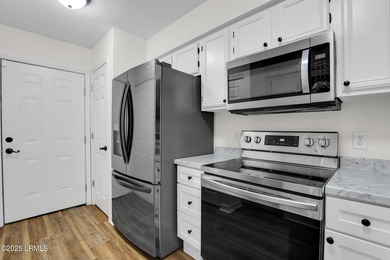 JUST REDUCED! Motivated Sellers! Fully renovated and ready for - photo 17
