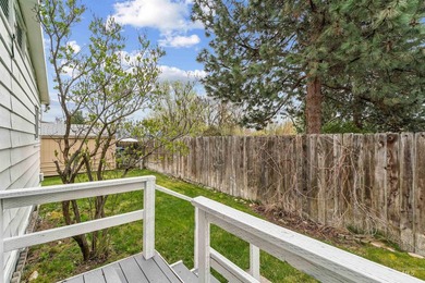 Fully Updated Home in Active 55+ Gated Community. It's not just - photo 17