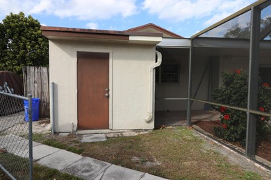 Spacious 3/2 home boasting 2350+ square feet under air with - photo 22