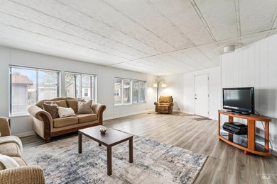 Fully Updated Home in Active 55+ Gated Community. It's not just - photo 23