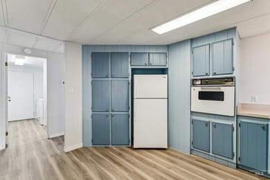 Fully Updated Home in Active 55+ Gated Community. It's not just - photo 32