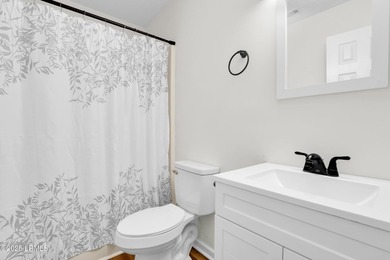 JUST REDUCED! Motivated Sellers! Fully renovated and ready for - photo 34
