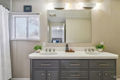 Fully Updated Home in Active 55+ Gated Community. It's not just - photo 40