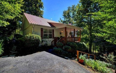 Lake Chatuge Home For Sale in Hiawassee Georgia