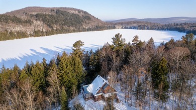 (private lake, pond, creek) Home For Sale in Sainte-BéAtrix QC