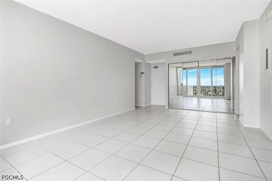 Experience a slice of paradise in this gorgeous, cozy beachfront - photo 5