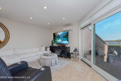 Discover the luxurious ocean front community of Port Regalle - photo 12