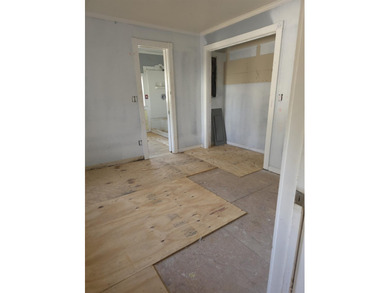 Investor Special | Fix & Flip Opportunity | 3BR / 2BA | 0.34 - photo 17