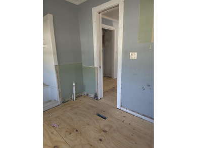 Investor Special | Fix & Flip Opportunity | 3BR / 2BA | 0.34 - photo 21