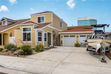Two Detached Homes - Up to 10 Parking Spaces - Near the Beach - photo 1
