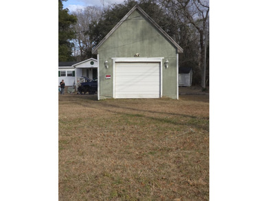 Investor Special | Fix & Flip Opportunity | 3BR / 2BA | 0.34 - photo 23