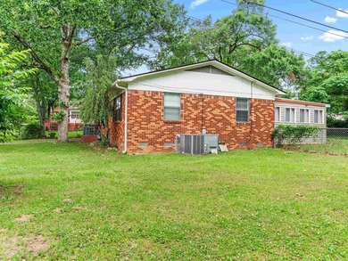 Nestled in a convenient Hot Springs location, this 3-bedroom, 1 - photo 4