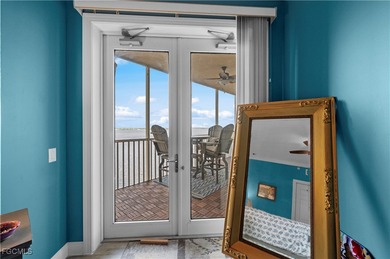 Sophisticated Riverfront Living Minutes from Downtown Fort Myers