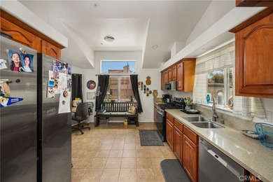 Two Detached Homes - Up to 10 Parking Spaces - Near the Beach - photo 9