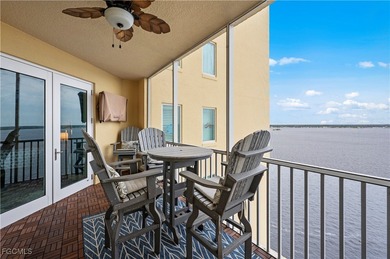 Sophisticated Riverfront Living Minutes from Downtown Fort Myers