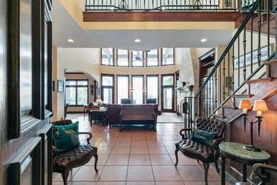 LOCATION, LOCATION, LOCATION. Lake living on one of the most - photo 17