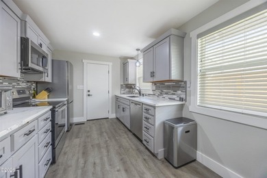 A well-maintained 2-bedroom, 1-bathroom single-level home in - photo 18