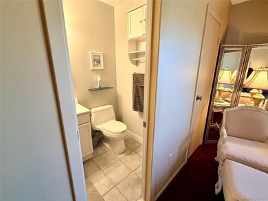 This stunning condo in the desirable Stanford Court offers two - photo 18
