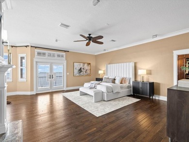 Welcome to an extraordinary waterfront estate in the prestigious - photo 19