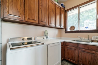 LOCATION, LOCATION, LOCATION. Lake living on one of the most - photo 33