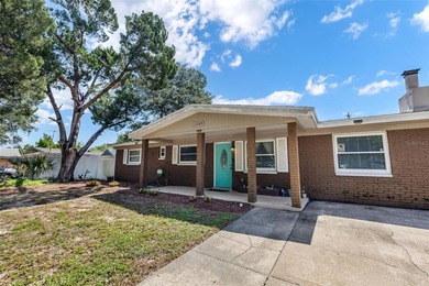 Welcome to 1509 Primrose Lane! Beautifully updated pool home - photo 7