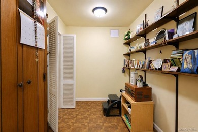 A rare chance to own in the heart of Flushing is here! This two - photo 7