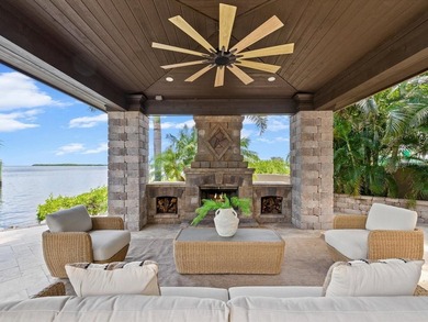Welcome to an extraordinary waterfront estate in the prestigious - photo 47