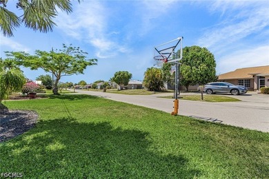 Waterfront - Pool Home with huge screen lanai - Fully updated - - photo 8