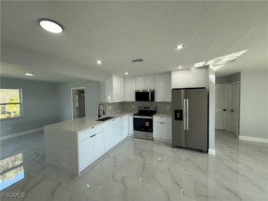 Caloosahatchee River Home Sale Pending in Fort Myers Florida