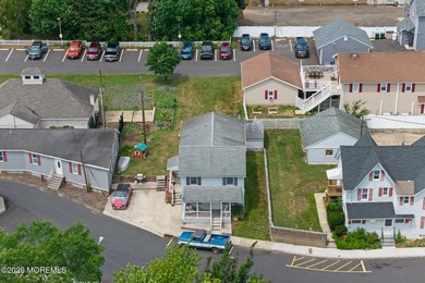 Outstanding opportunity to own a well-maintained duplex in - photo 2