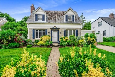This is a well maintained and move in ready home. Three bedrooms - photo 1