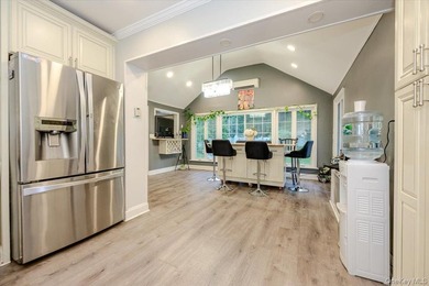 This is a well maintained and move in ready home. Three bedrooms - photo 10