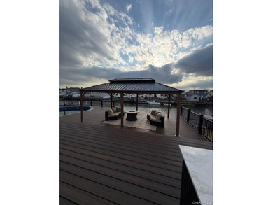 Waterfront Perfection on Massapequa Most Prestigious Canal - photo 28