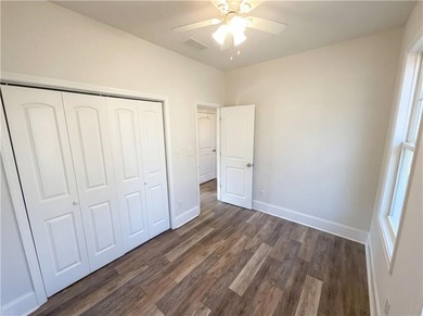 Move right in and start living! This charming 2-bedroom, 1-bath