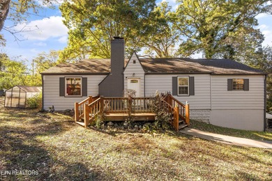 Fort Loudoun Lake Home For Sale in Knoxville Tennessee