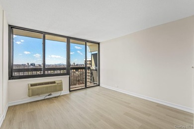 Brand new renovations in this 2 bedroom/ 2 bathroom in the - photo 14