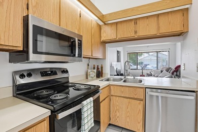 This 3 bedroom, 2 bathroom home with a 1-car garage has a bright - photo 14