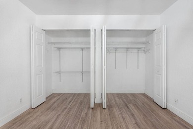 Modern, updated & spacious 3BR/2.5 Bath corner townhome in one - photo 18