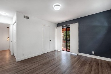 Modern, updated & spacious 3BR/2.5 Bath corner townhome in one - photo 20