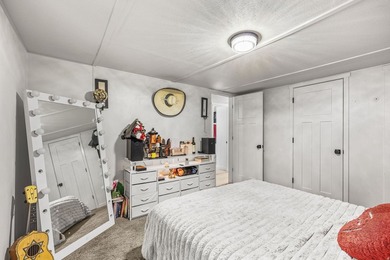 *** GORGEOUS RECENTLY REMODELED 3 BEDROOM / 2 BATH *** Open - photo 22