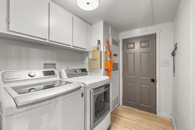 *** GORGEOUS RECENTLY REMODELED 3 BEDROOM / 2 BATH *** Open - photo 30