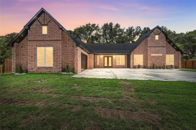 Lake Home For Sale in Tool, Texas